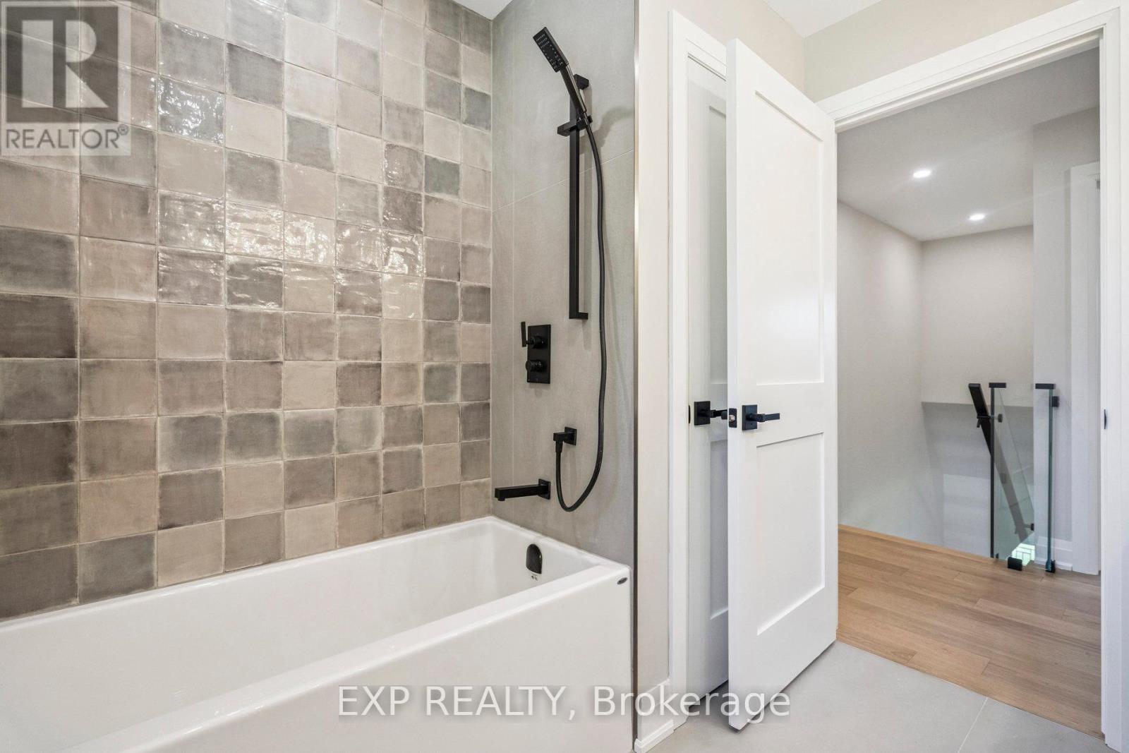 Photo 14 of 29 Kevin Drive, Pelham ON