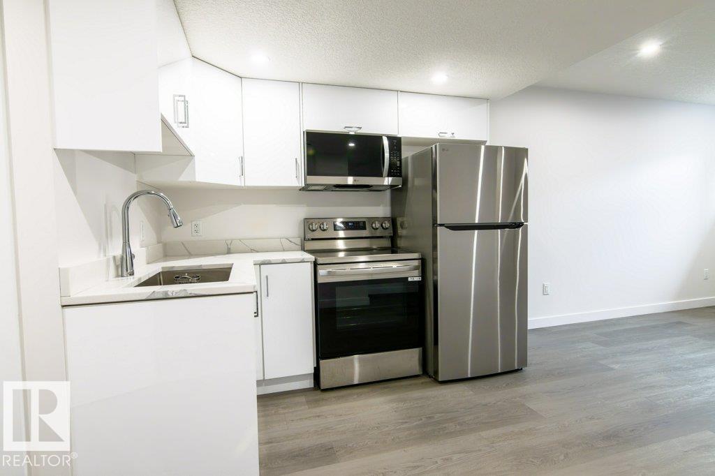 Photo 23 of 1434 Keswick Dr Sw, Edmonton AB