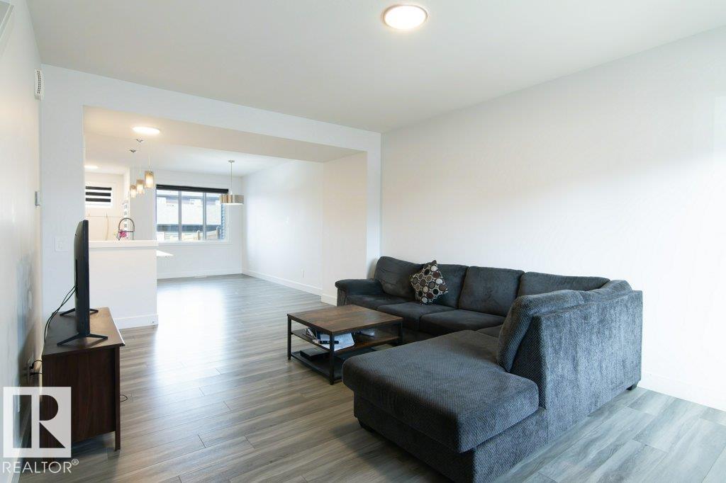 Photo 3 of 1434 Keswick Dr Sw, Edmonton AB