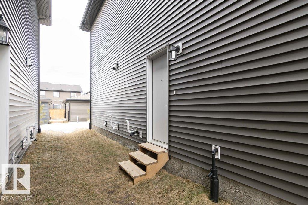 Photo 32 of 1434 Keswick Dr Sw, Edmonton AB