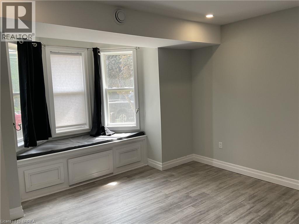Photo 2 of 98 Lorne Crescent Unit 1, Brantford ON