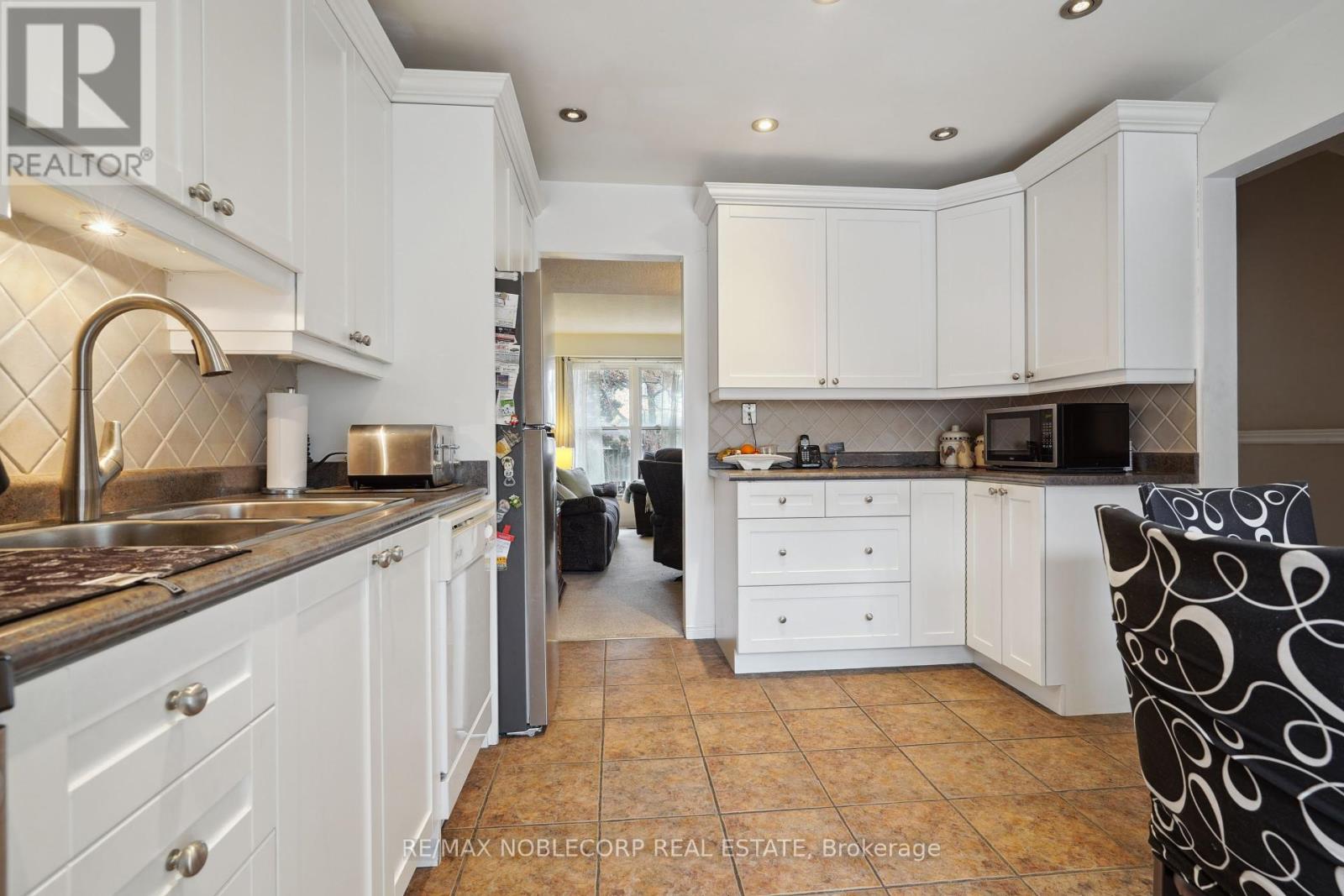 Photo 25 of 34 Corvus Star Way, Toronto ON
