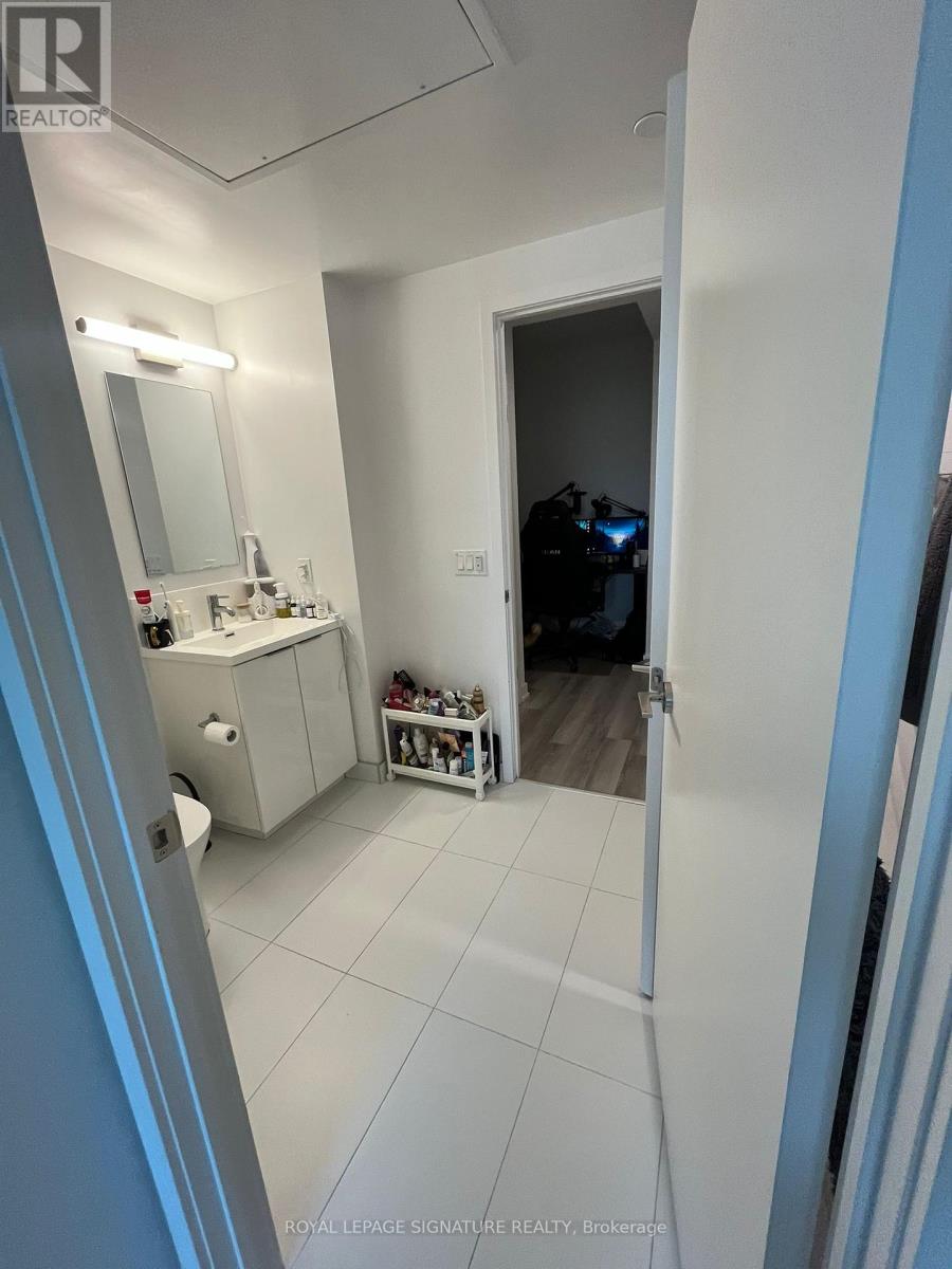 Photo 6 of 1018 121 St Patrick Street, Toronto ON