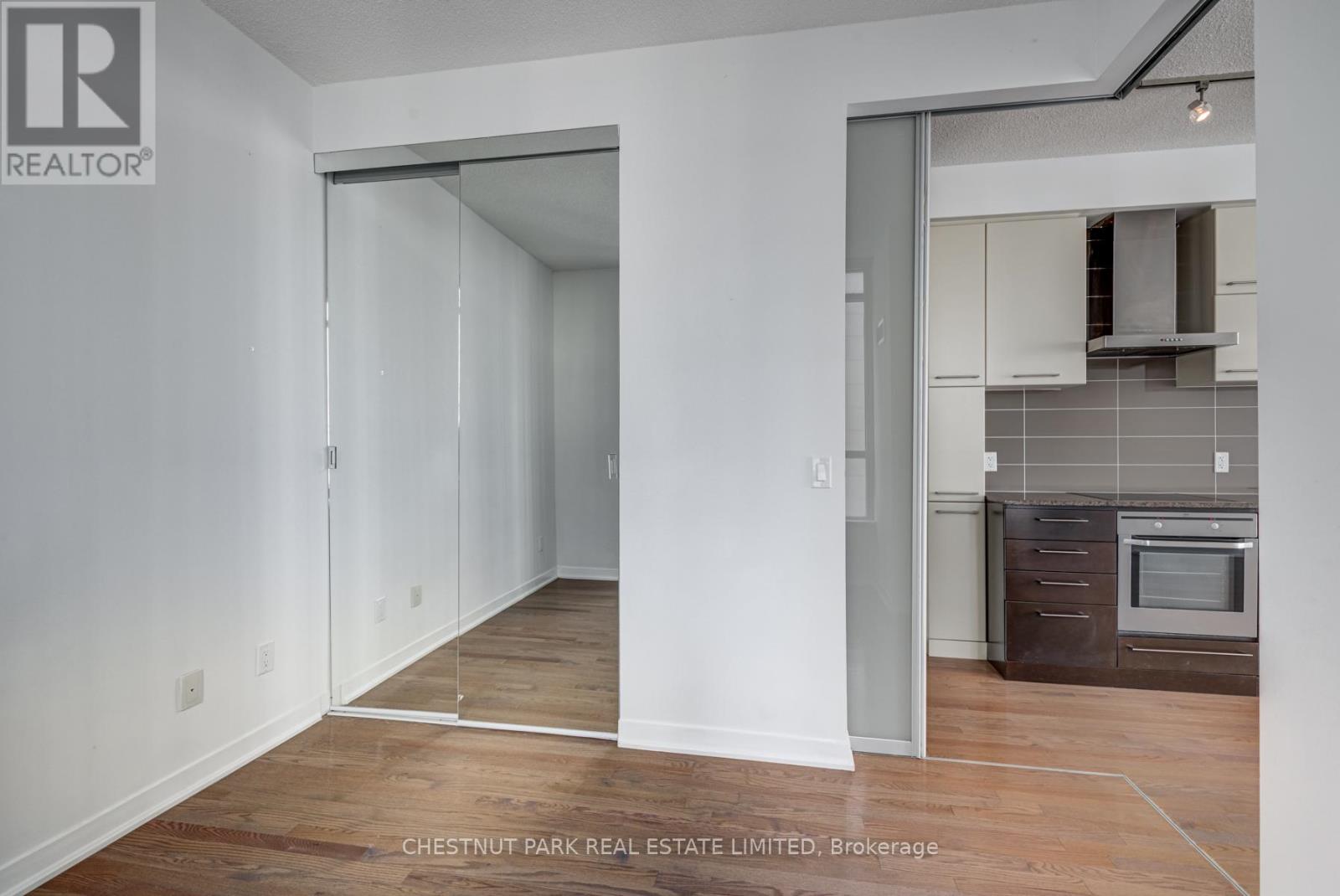 Photo 1 of 1106 770 Bay Street, Toronto ON