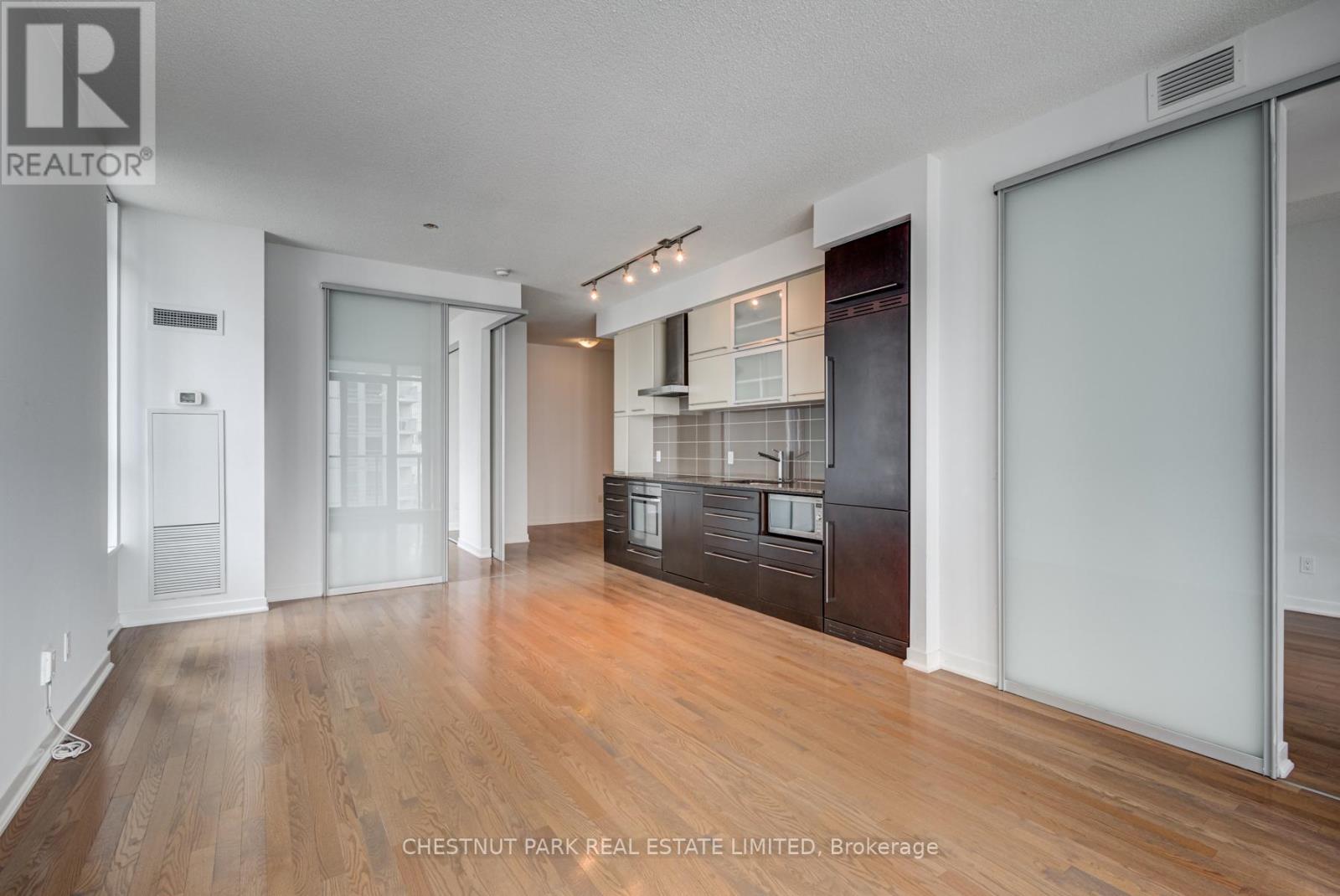 Photo 16 of 1106 770 Bay Street, Toronto ON
