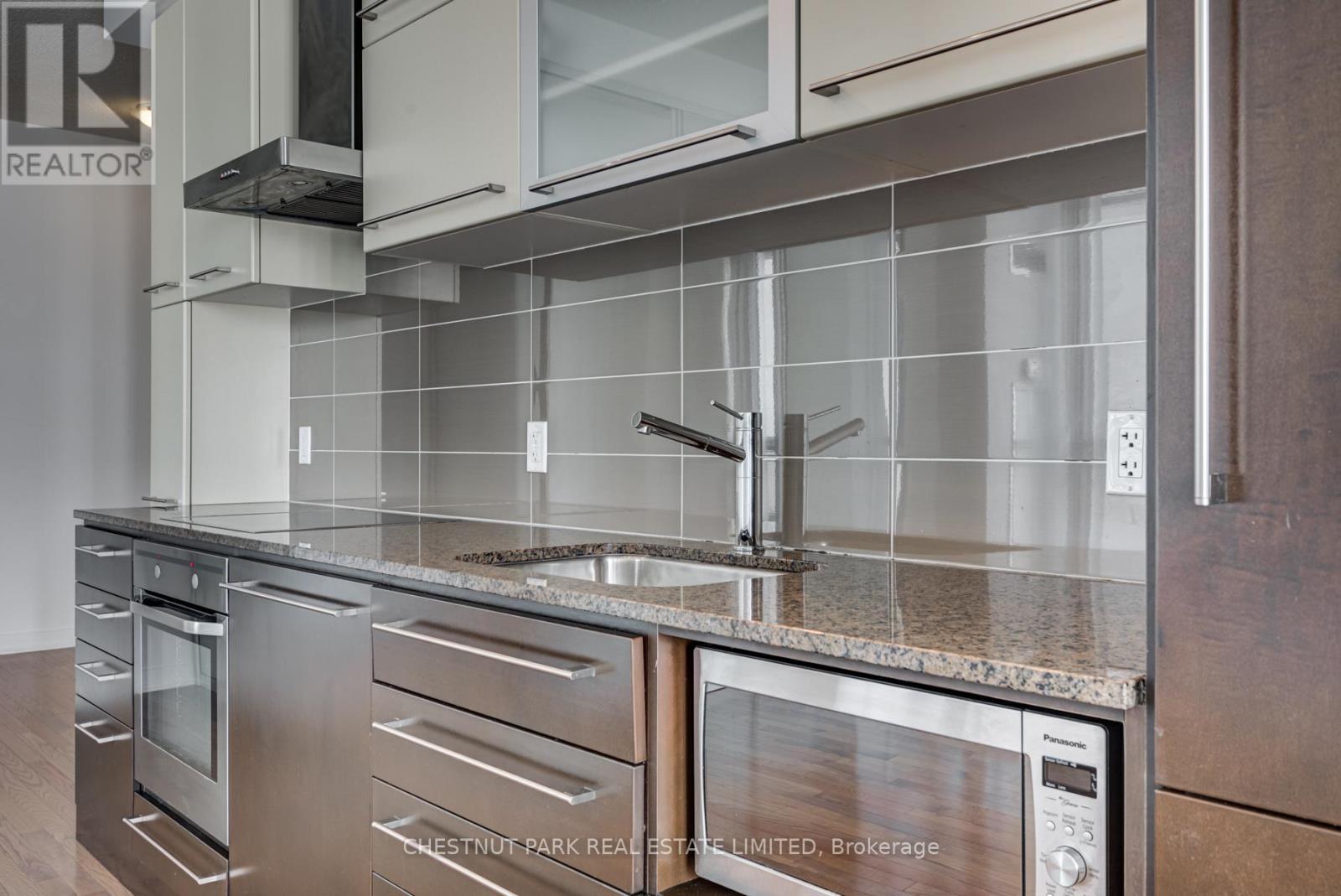 Photo 11 of 1106 770 Bay Street, Toronto ON