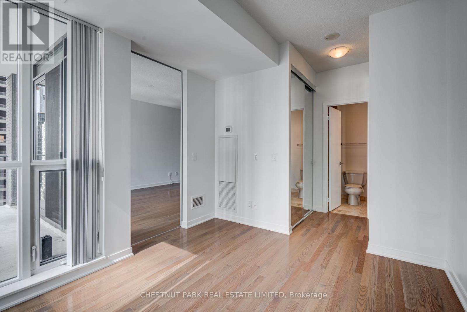 Photo 4 of 1106 770 Bay Street, Toronto ON