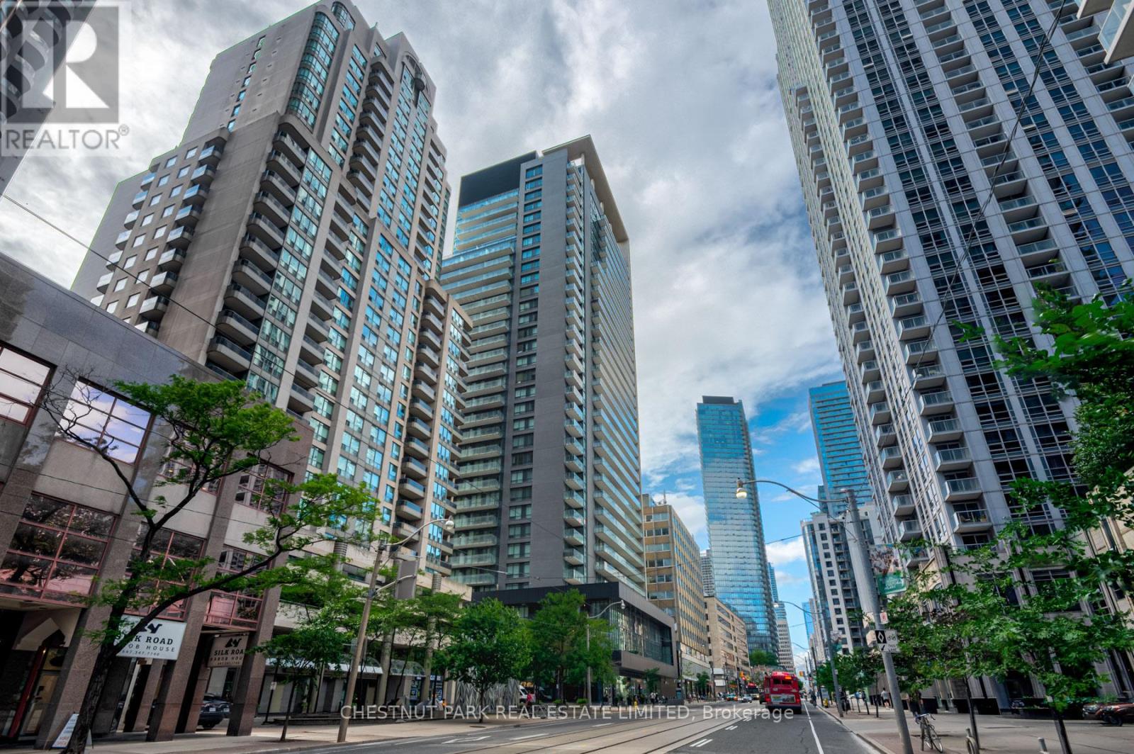 Photo 5 of 1106 770 Bay Street, Toronto ON