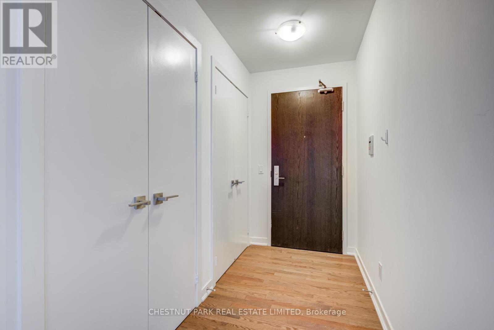 Photo 8 of 1106 770 Bay Street, Toronto ON