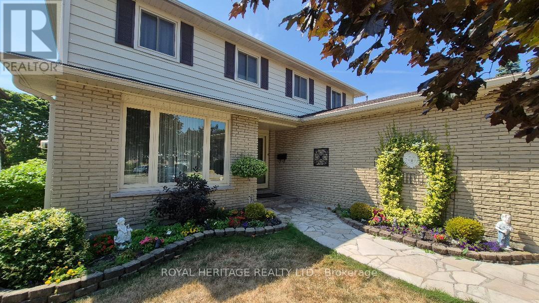 Photo 25 of 566 Creekview Circle, Pickering ON