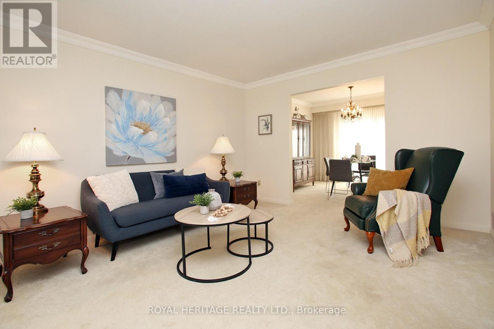 Photo 4 of 566 Creekview Circle, Pickering ON