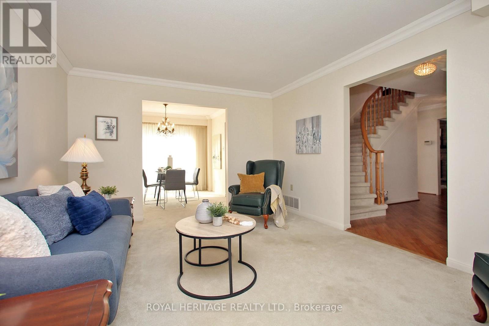 Photo 14 of 566 Creekview Circle, Pickering ON