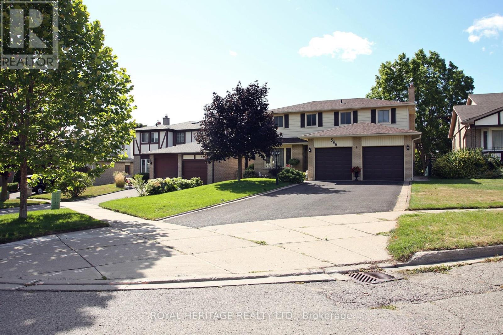 Photo 19 of 566 Creekview Circle, Pickering ON