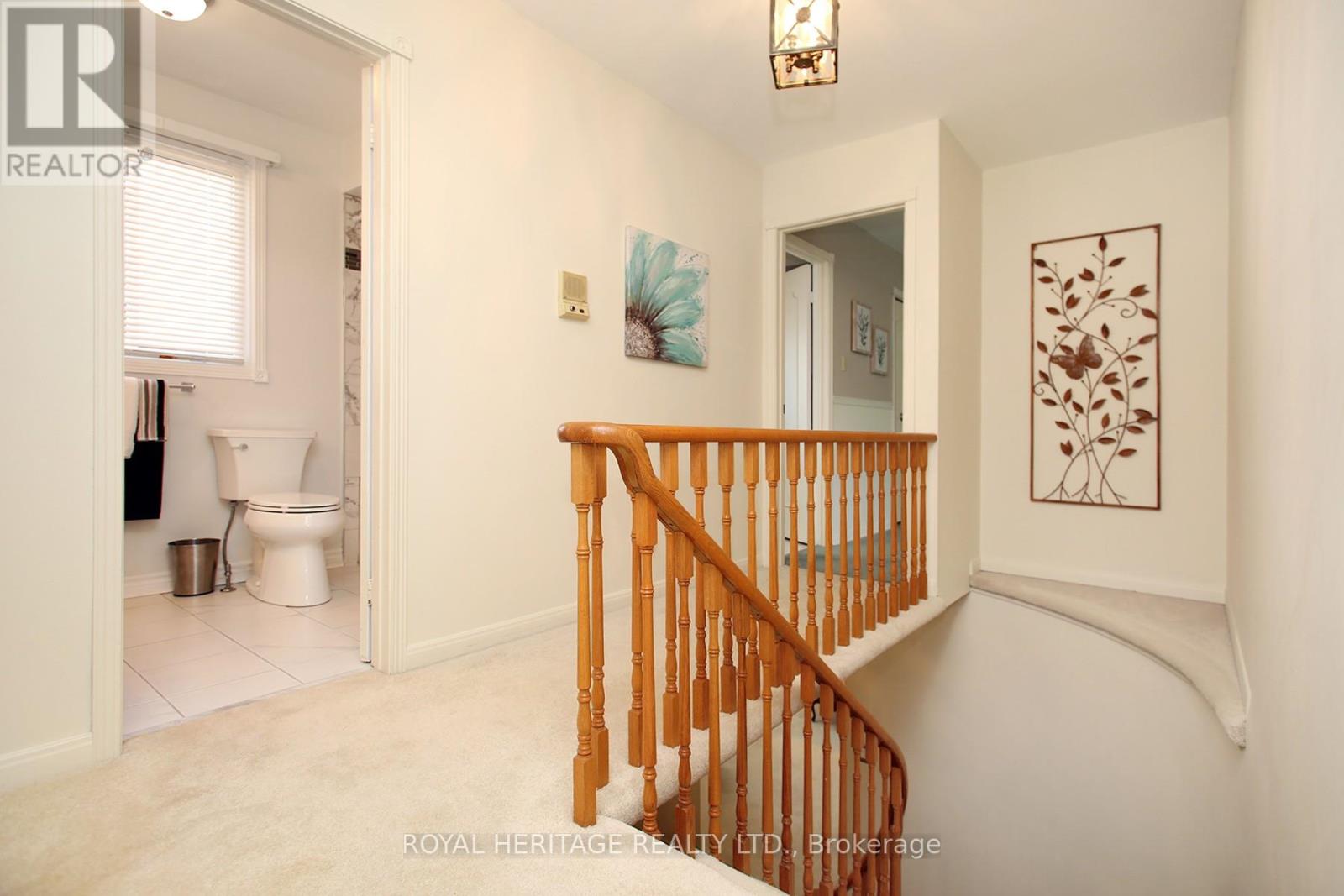 Photo 21 of 566 Creekview Circle, Pickering ON