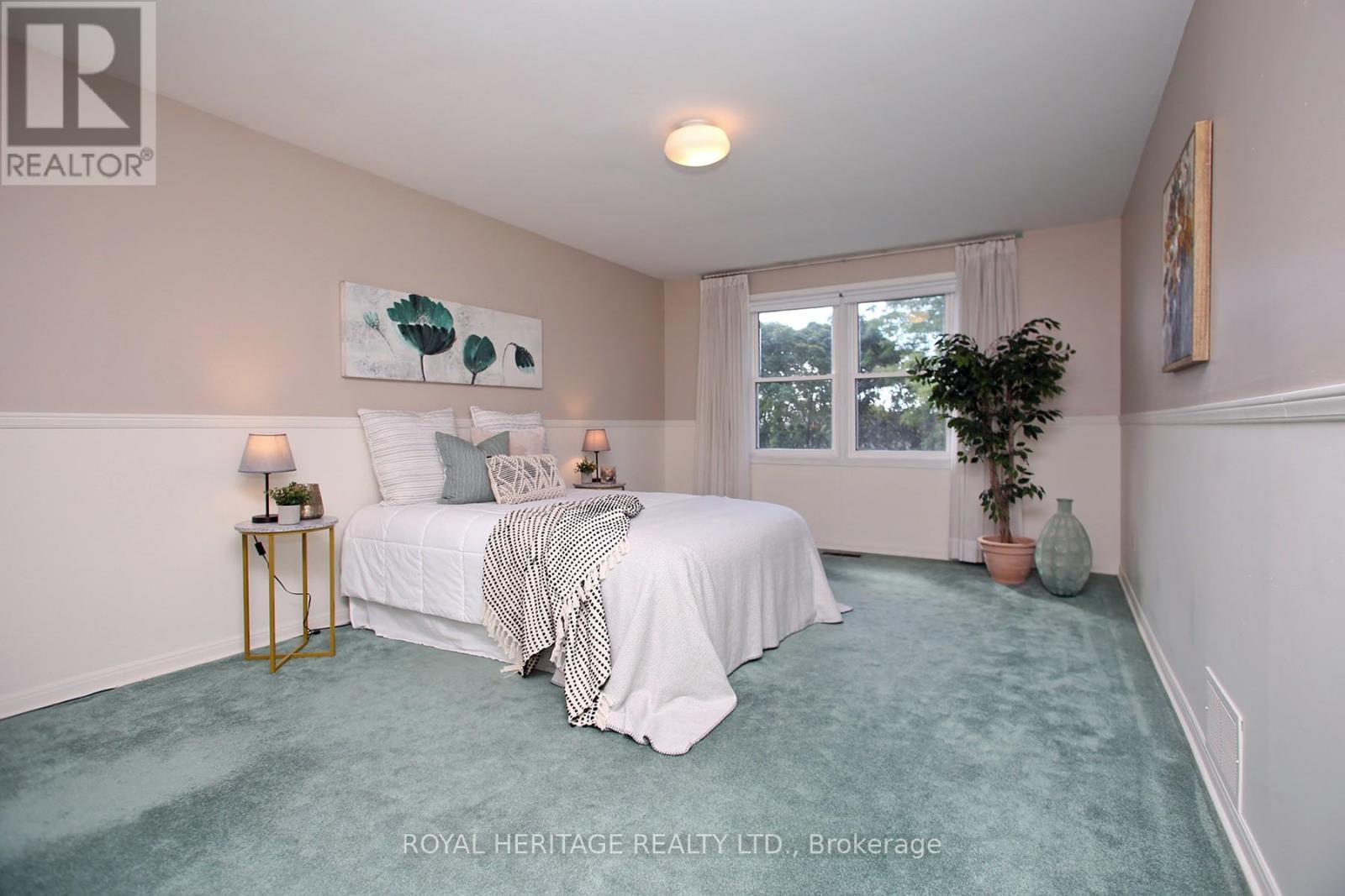 Photo 31 of 566 Creekview Circle, Pickering ON