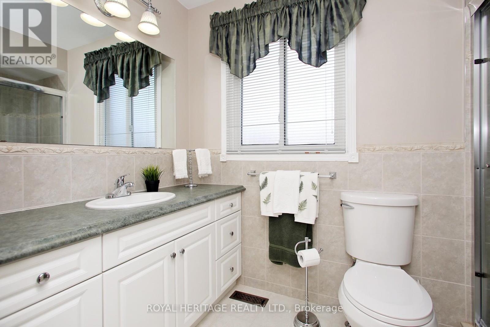 Photo 27 of 566 Creekview Circle, Pickering ON