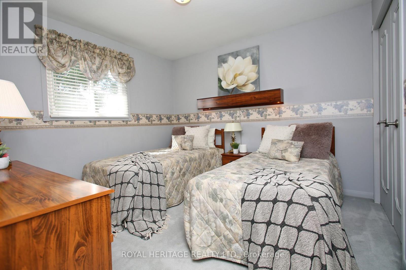 Photo 42 of 566 Creekview Circle, Pickering ON