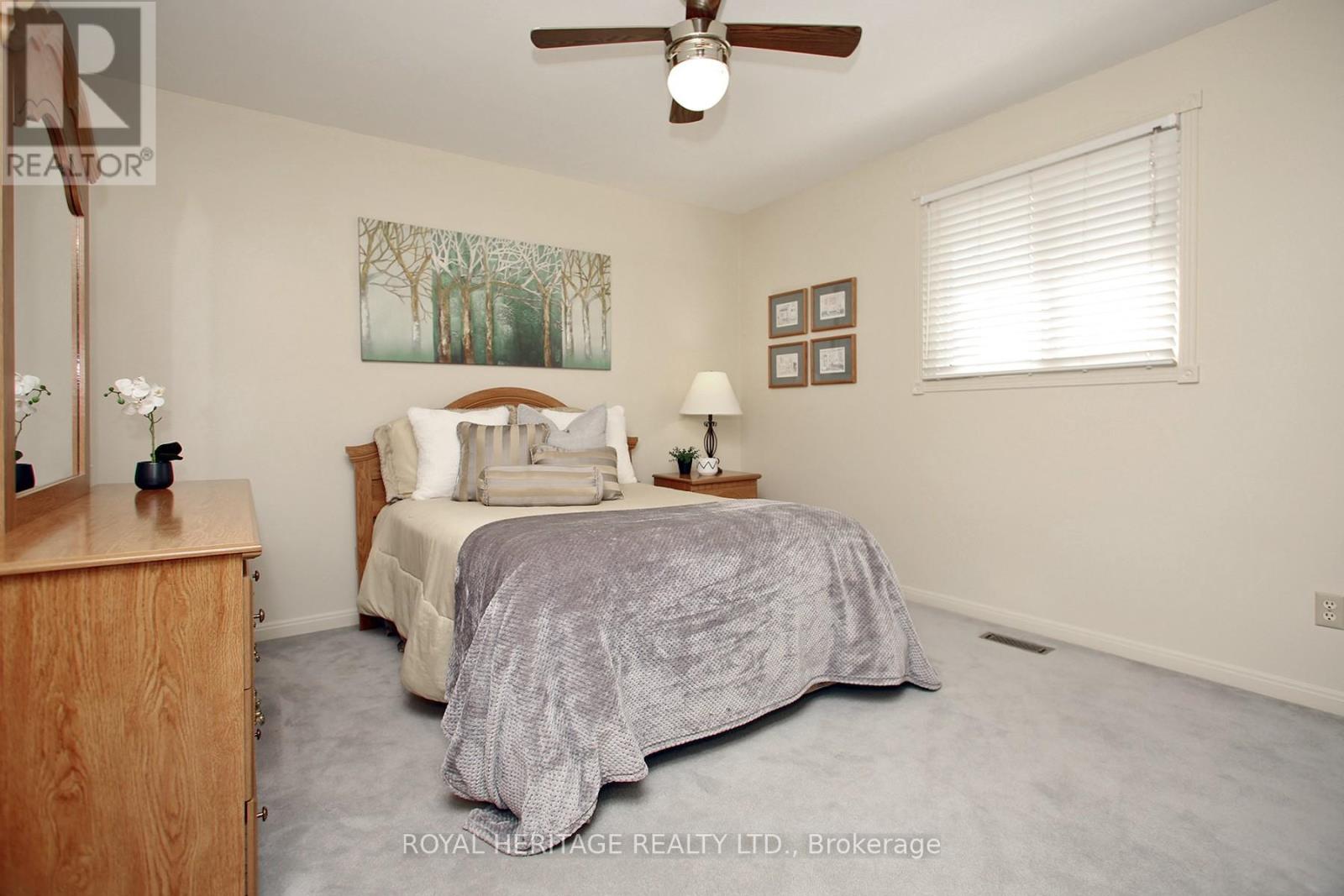 Photo 22 of 566 Creekview Circle, Pickering ON
