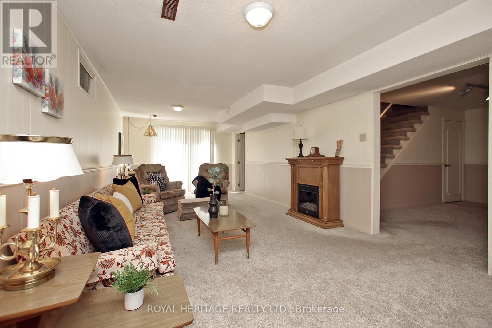 Photo 6 of 566 Creekview Circle, Pickering ON