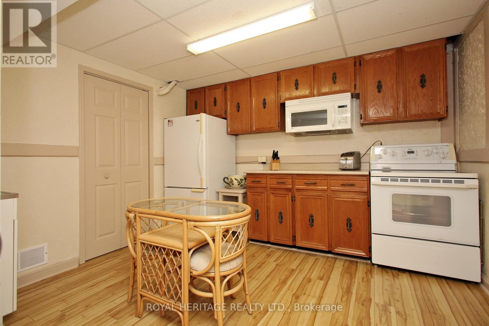 Photo 43 of 566 Creekview Circle, Pickering ON