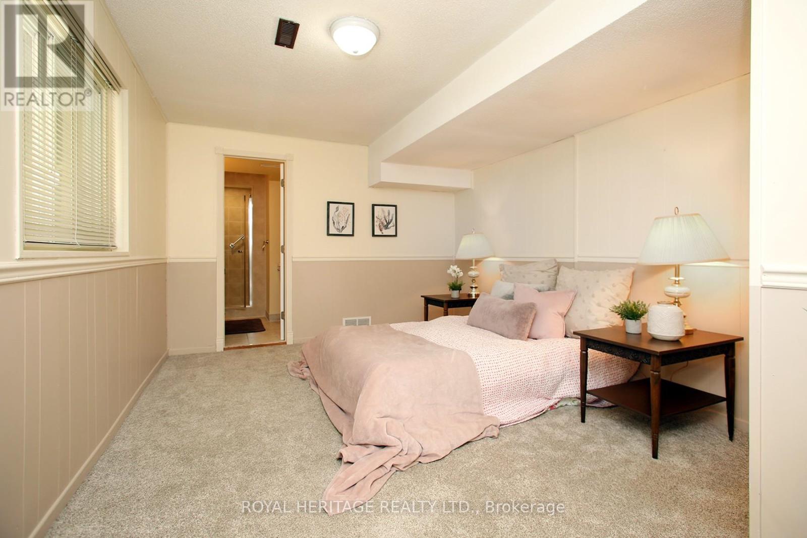 Photo 10 of 566 Creekview Circle, Pickering ON