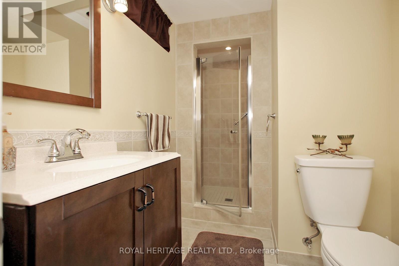 Photo 44 of 566 Creekview Circle, Pickering ON