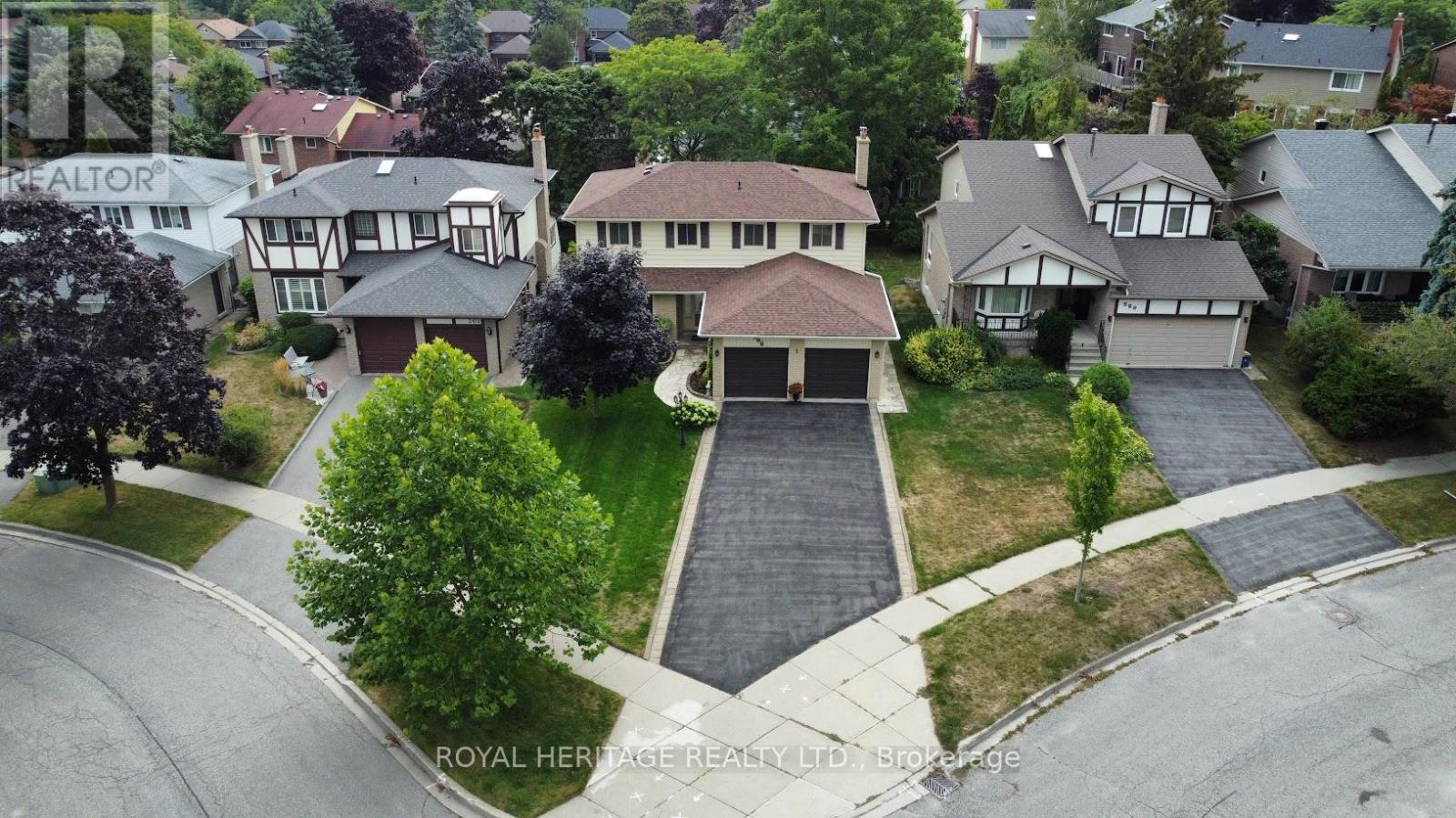 Photo 40 of 566 Creekview Circle, Pickering ON