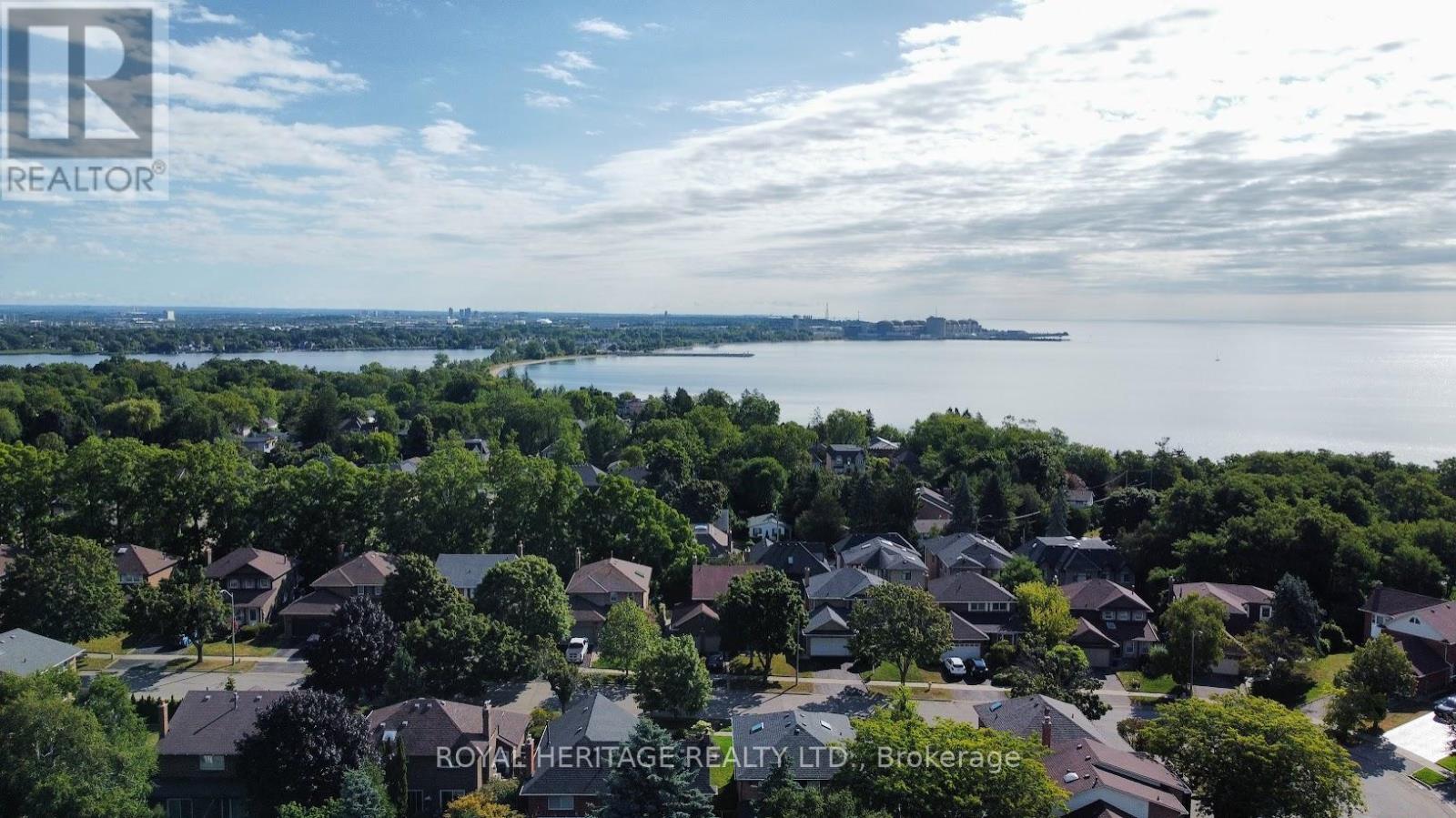 Photo 1 of 566 Creekview Circle, Pickering ON