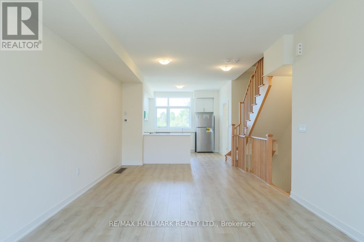 Photo 3 of 703 1695 Dersan Street, Pickering ON