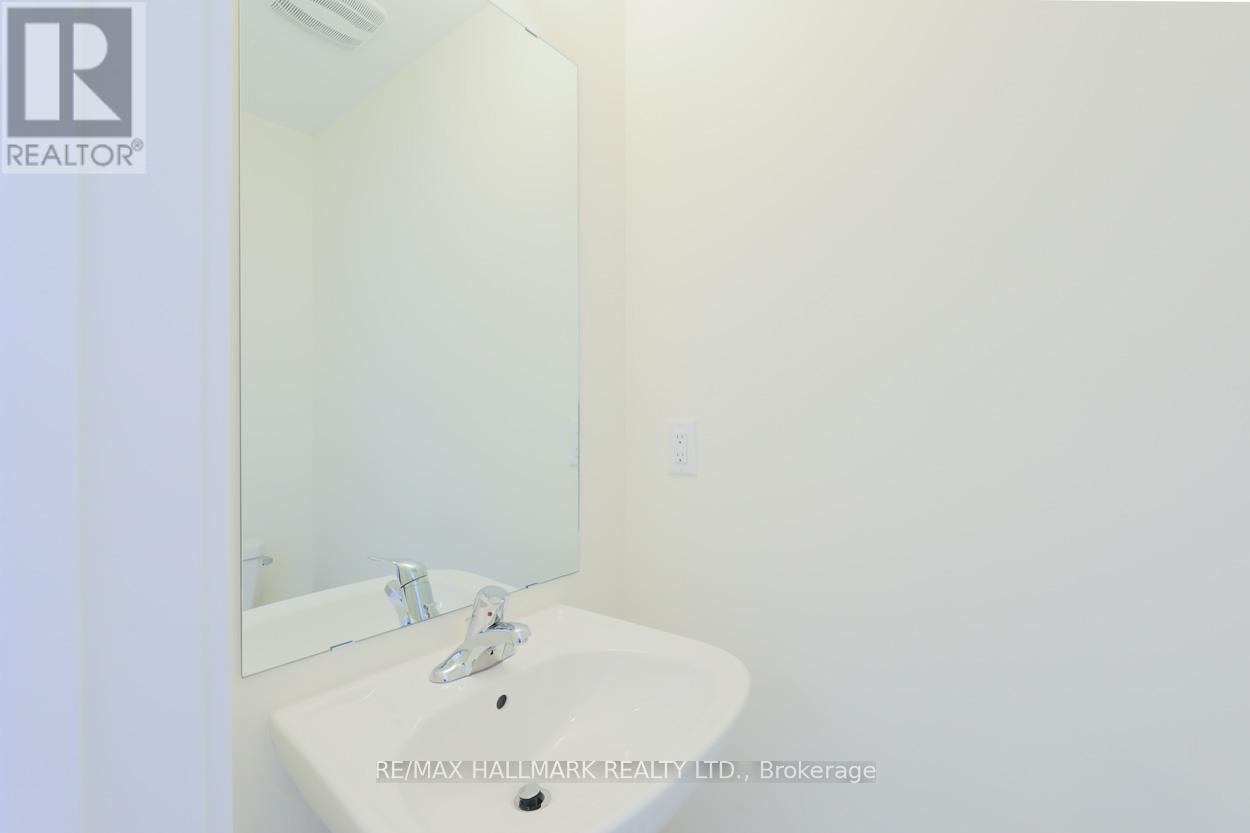Photo 9 of 703 1695 Dersan Street, Pickering ON