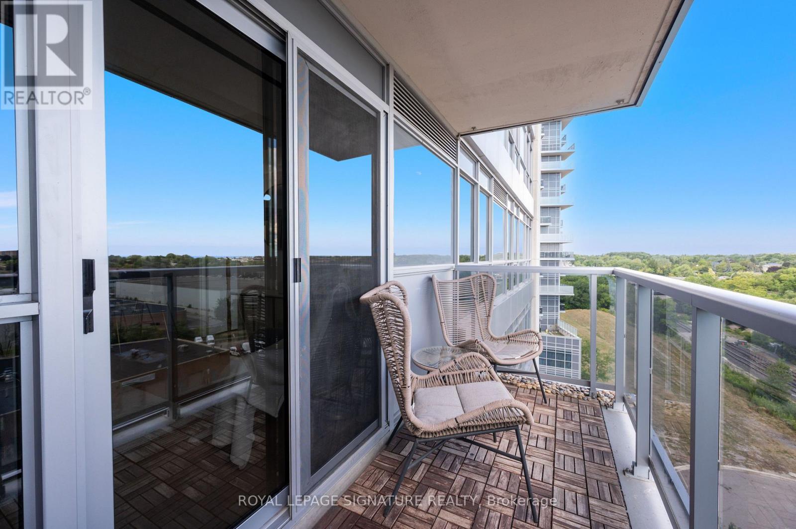 Photo 14 of 921 181 Village Green Square, Toronto ON