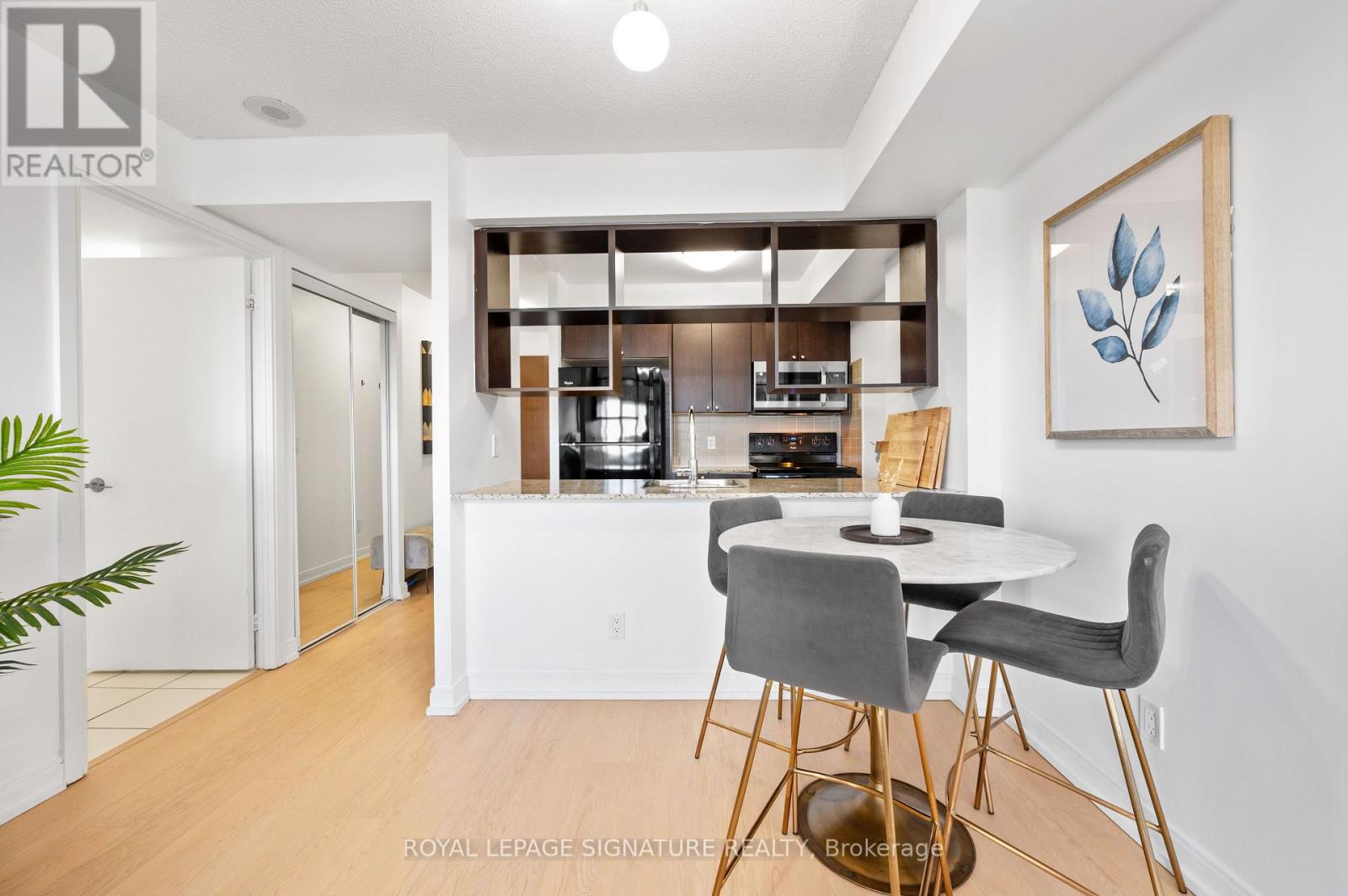 Photo 6 of 921 181 Village Green Square, Toronto ON