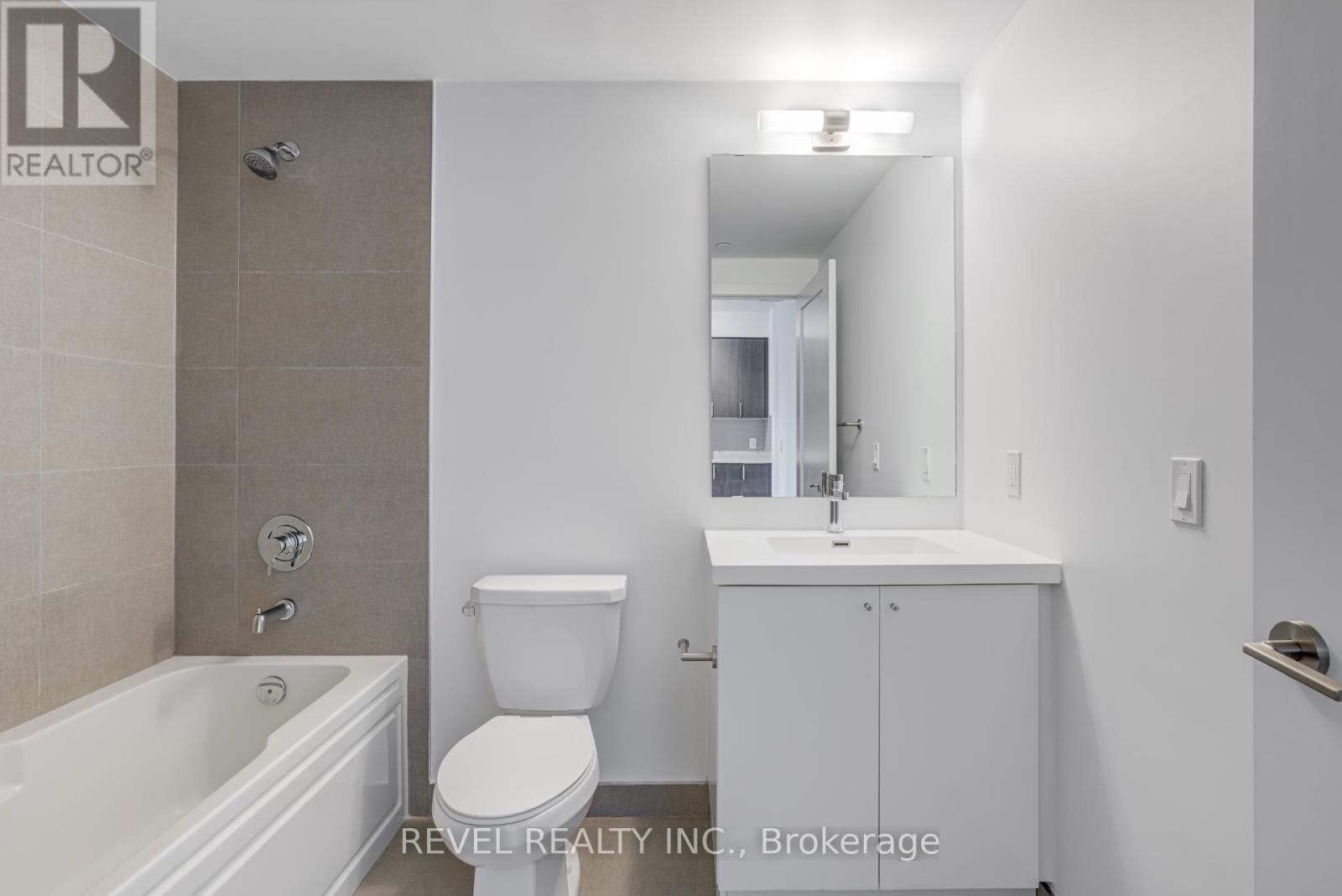 Photo 5 of 1411 2550 Simcoe Street N, Oshawa ON