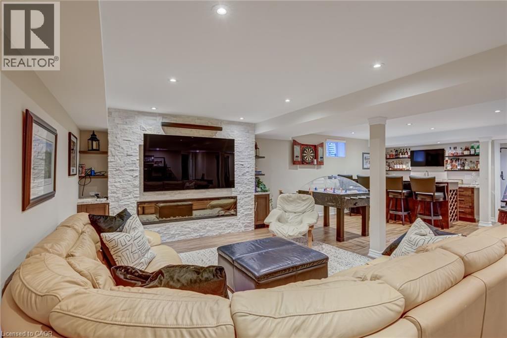 Photo 1 of 2372 Ravine Gate, Oakville ON