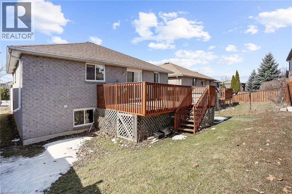 Photo 34 of 8 Bradley Lane, Brantford ON