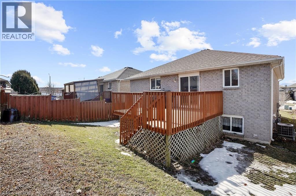 Photo 14 of 8 Bradley Lane, Brantford ON