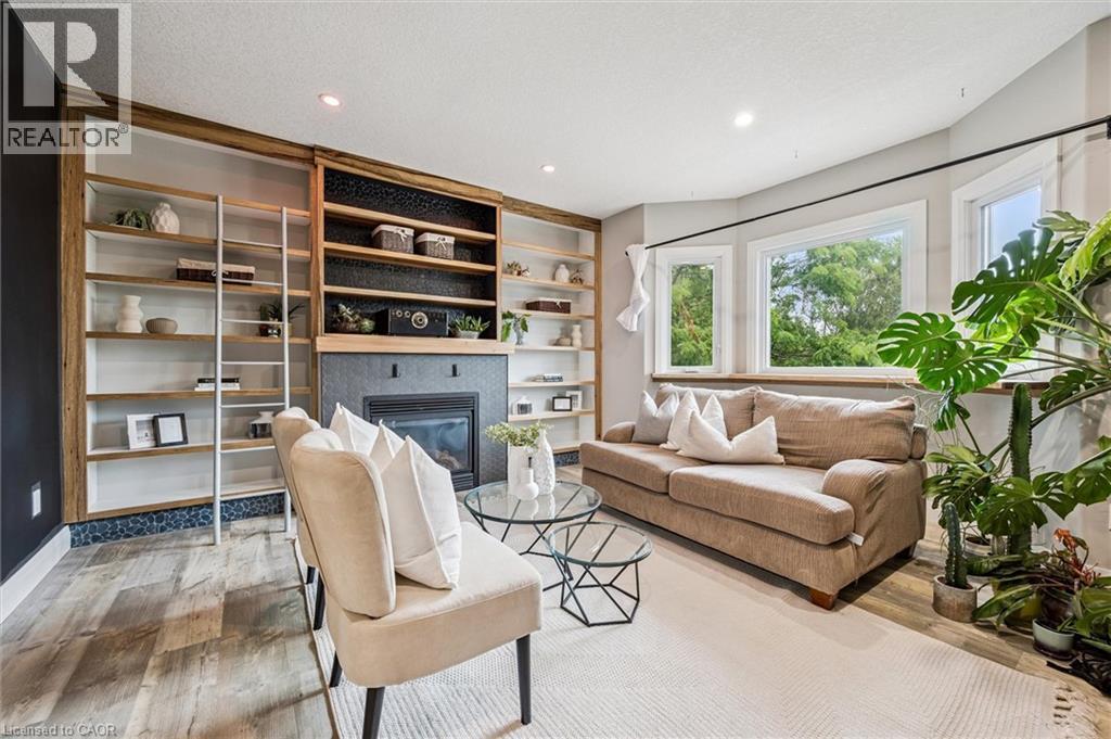 Photo 15 of 55 Stiefelmeyer Crescent, Baden ON