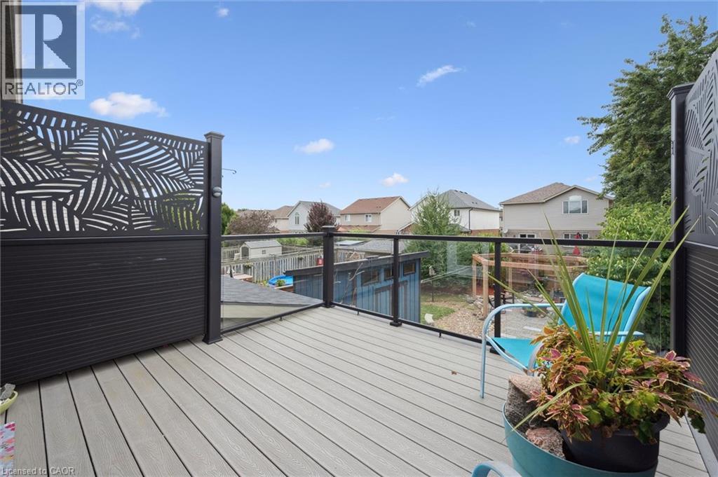 Photo 23 of 55 Stiefelmeyer Crescent, Baden ON