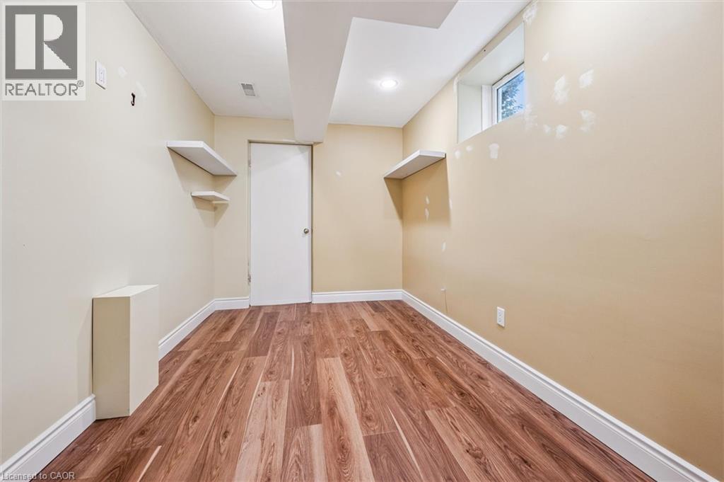 Photo 29 of 55 Stiefelmeyer Crescent, Baden ON