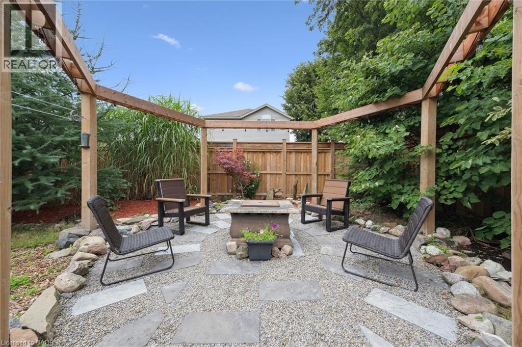 Photo 33 of 55 Stiefelmeyer Crescent, Baden ON