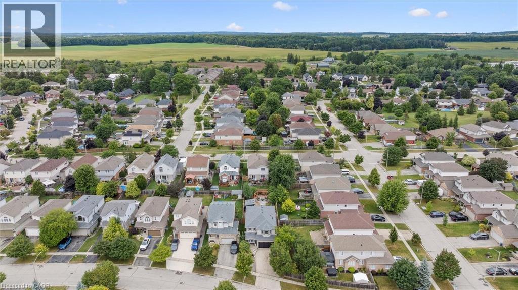 Photo 37 of 55 Stiefelmeyer Crescent, Baden ON