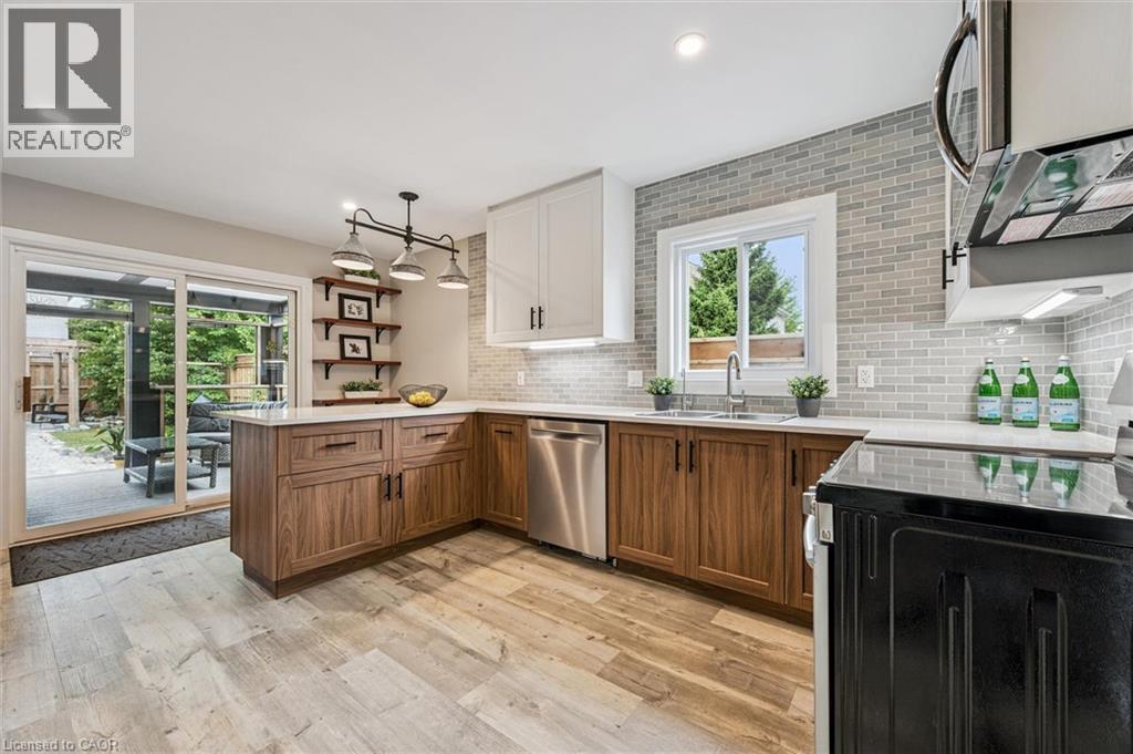 Photo 4 of 55 Stiefelmeyer Crescent, Baden ON