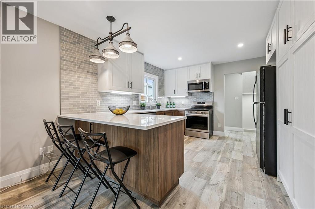 Photo 5 of 55 Stiefelmeyer Crescent, Baden ON