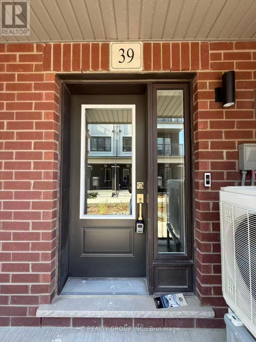 Photo 10 of 39 Matawin Lane, Richmond Hill ON