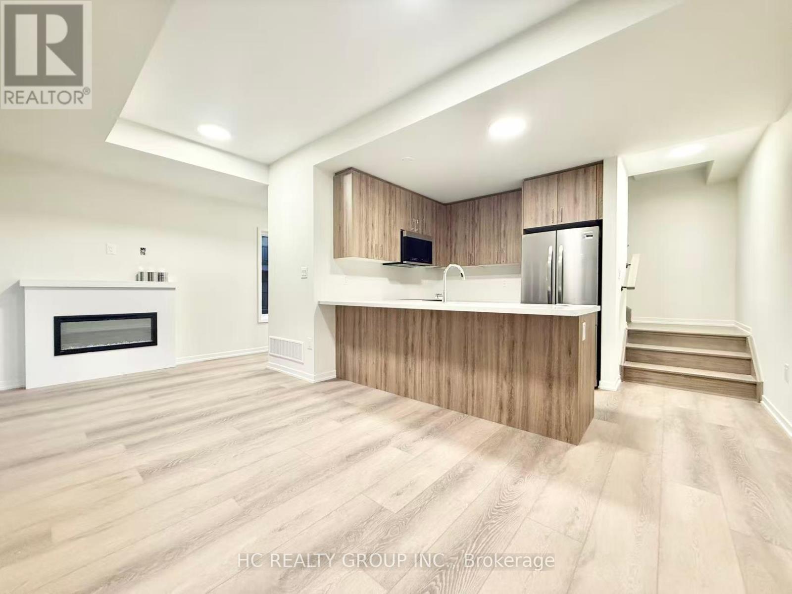 Photo 25 of 39 Matawin Lane, Richmond Hill ON