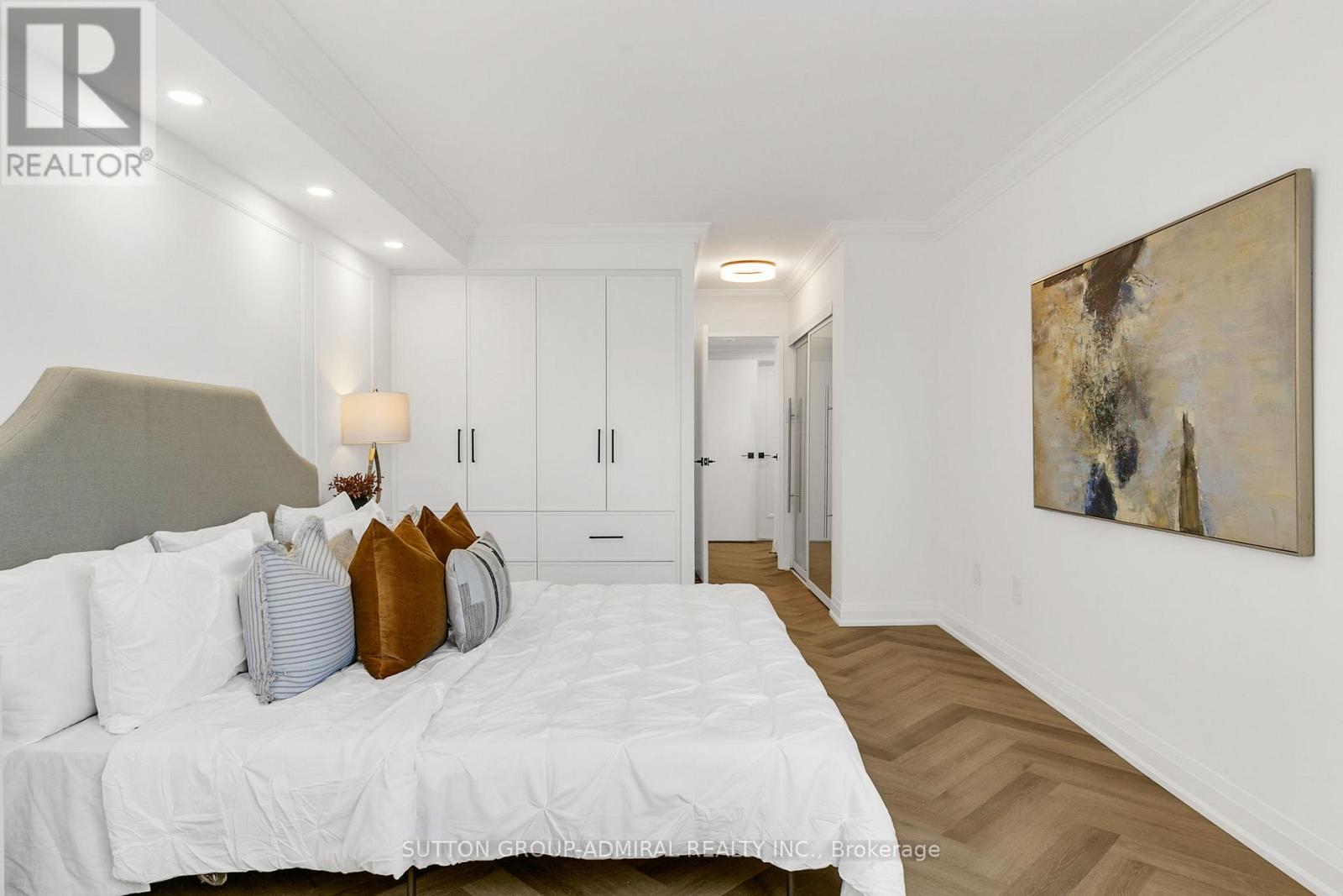 Photo 5 of 908 7601 Bathurst Street, Vaughan ON