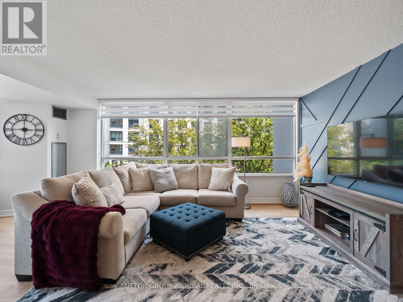 Photo 22 of 204 270 Davis Drive, Newmarket ON