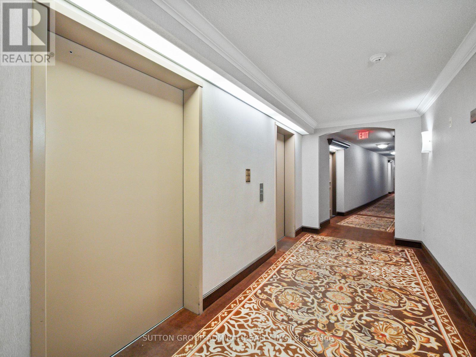 Photo 21 of 204 270 Davis Drive, Newmarket ON