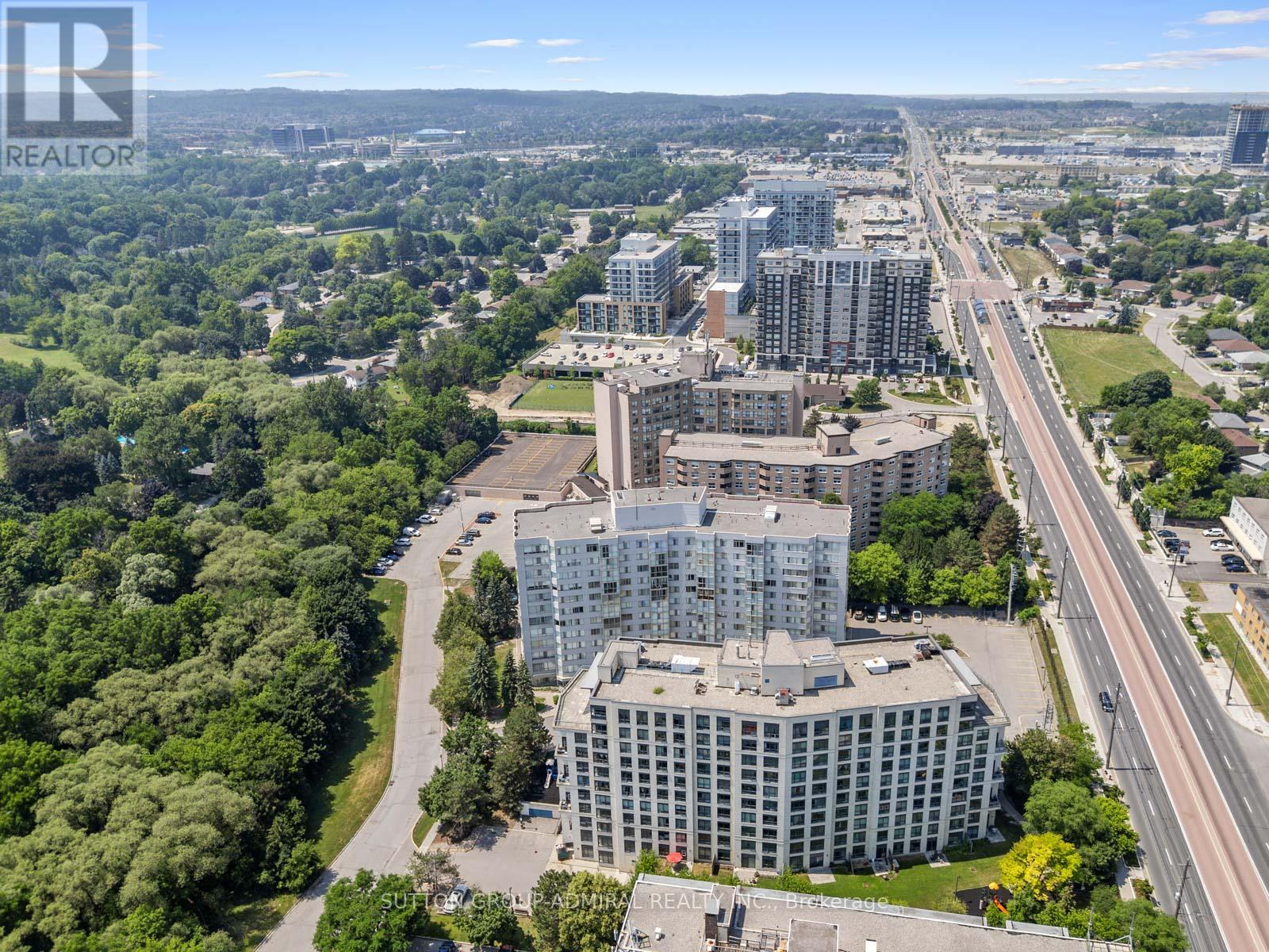 Photo 20 of 204 270 Davis Drive, Newmarket ON