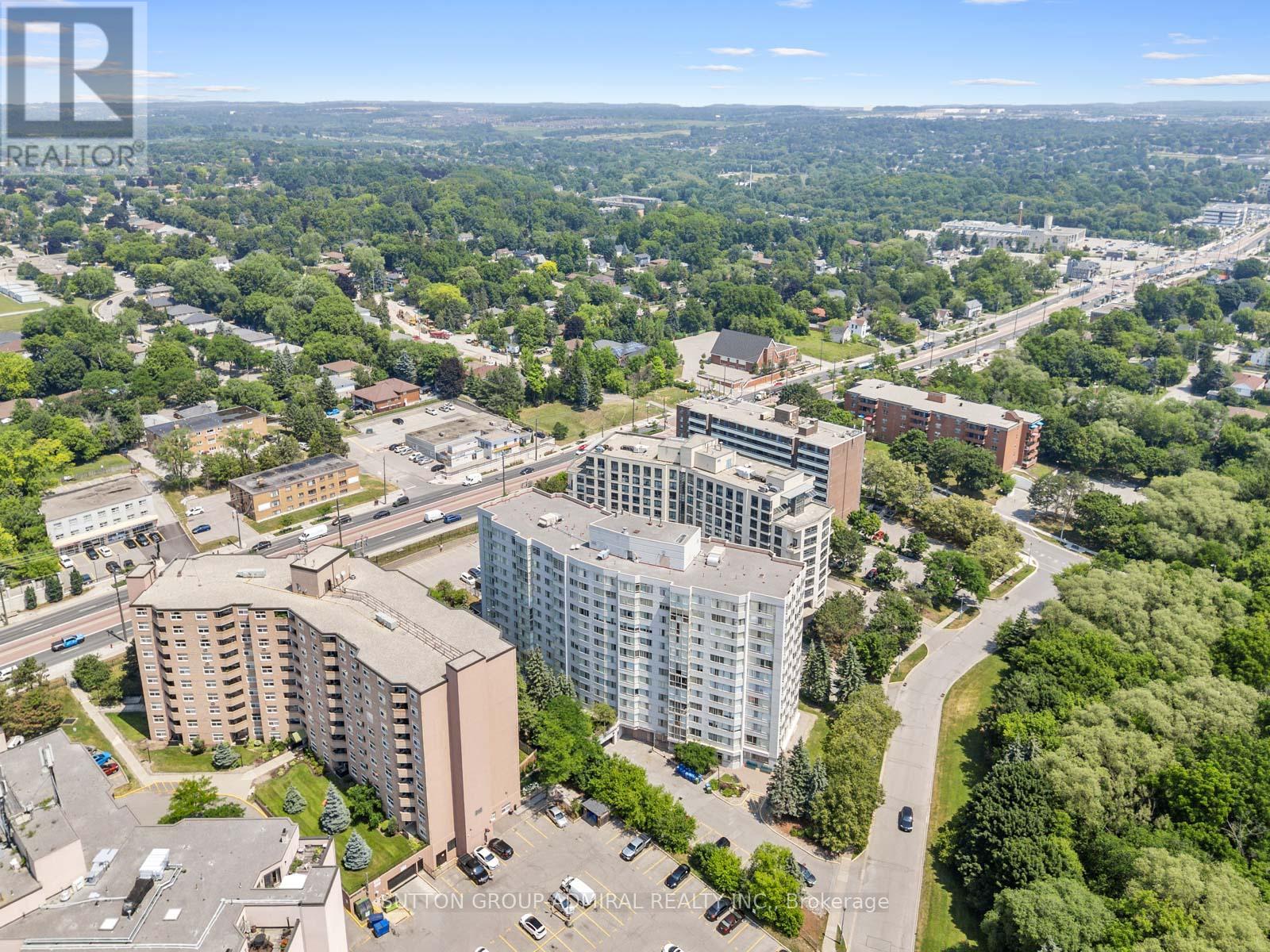 Photo 40 of 204 270 Davis Drive, Newmarket ON